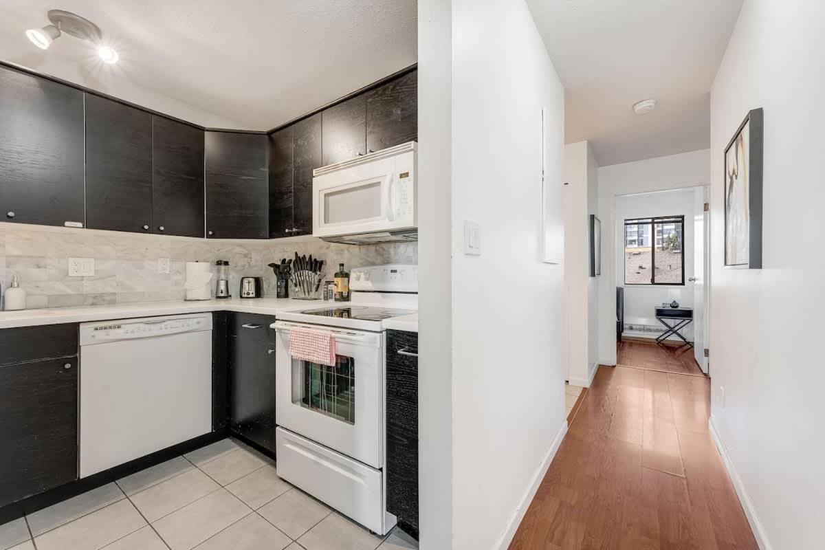 Stylish & Comfy In A Prime Location Apartment