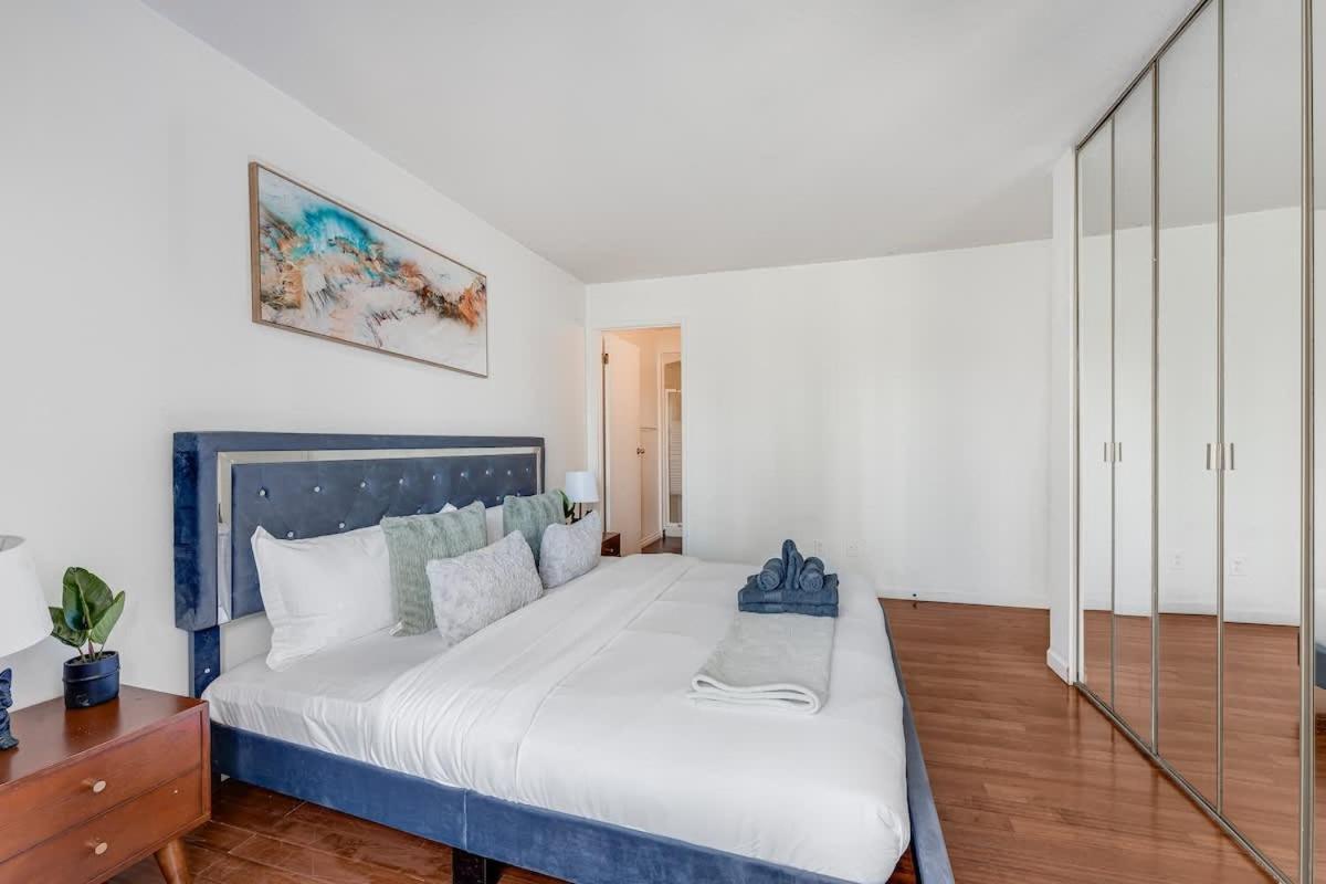 Stylish & Comfy In A Prime Location Apartment