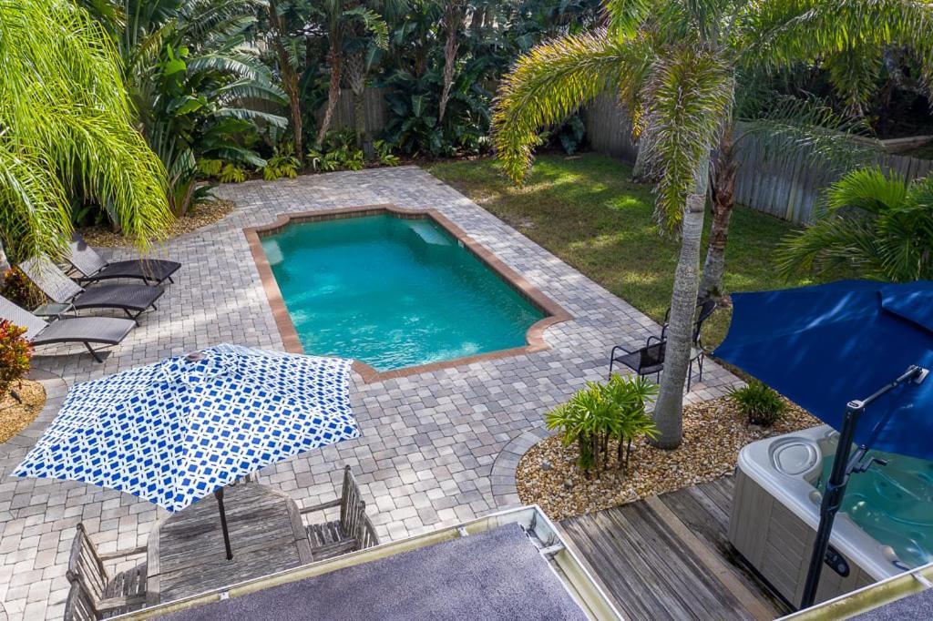821 E 11th Avenue - Turtles Nest Pool * Vancouver