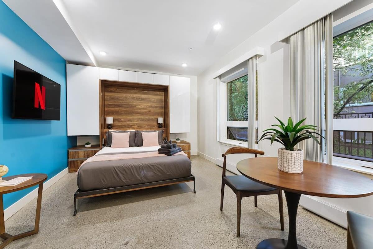 Apartment In Downtown