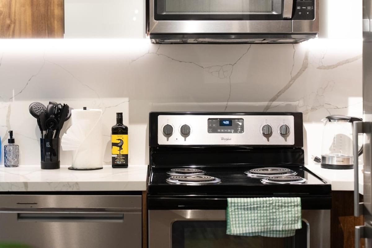 Apartment In Downtown *