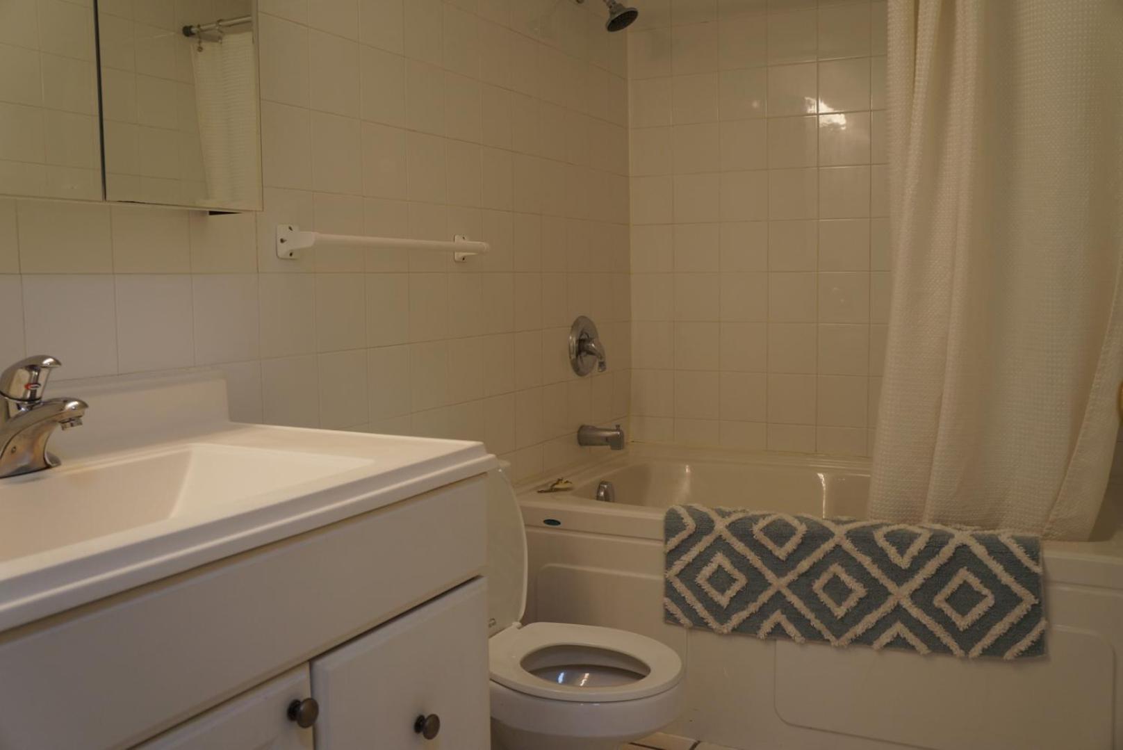 Ultimate Urban Living: Trendy 2br Townhouse In Downtown Holiday home *