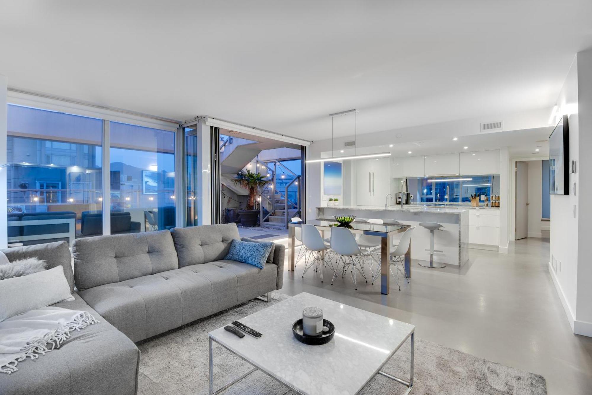 One-of-a-kind Luxury 3 Bed Penthouse W/ Huge Private Patio, Hot Tub & Firetable! Vancouver