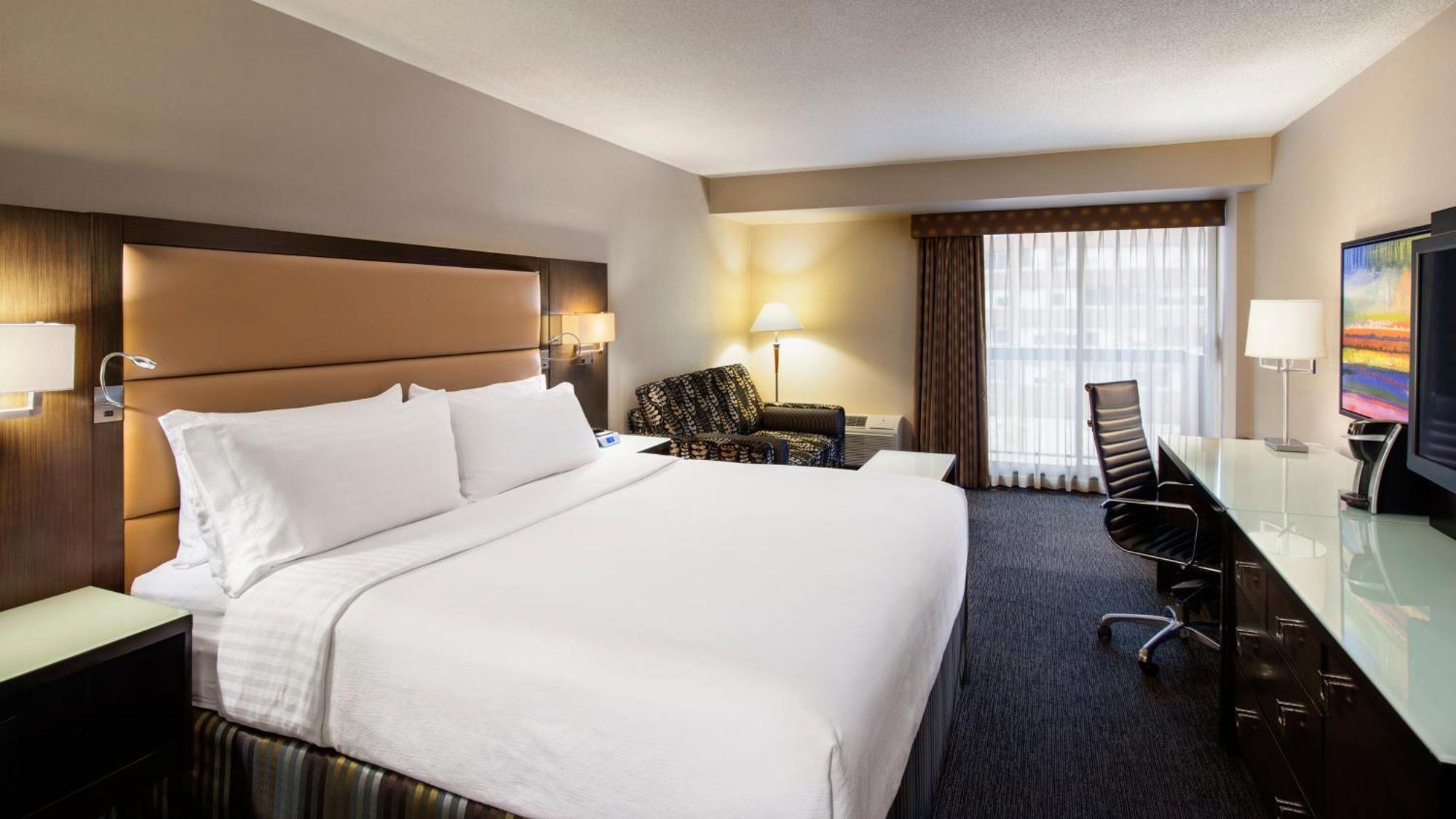 & Downtown By Ihg