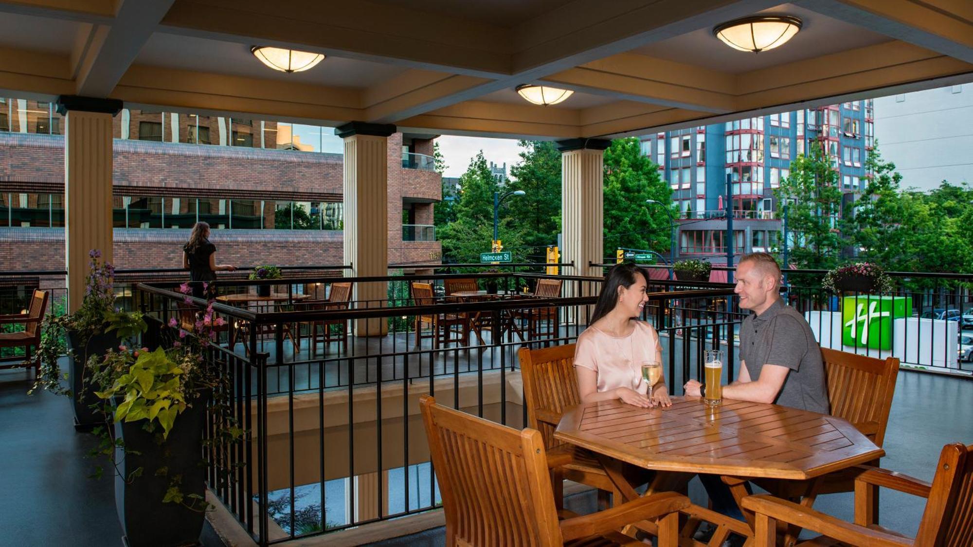 & Downtown By Ihg