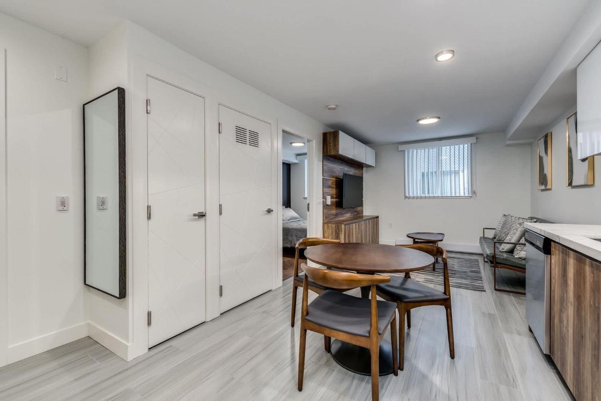 Downtown Luxury - Chic Spacious & * Vancouver