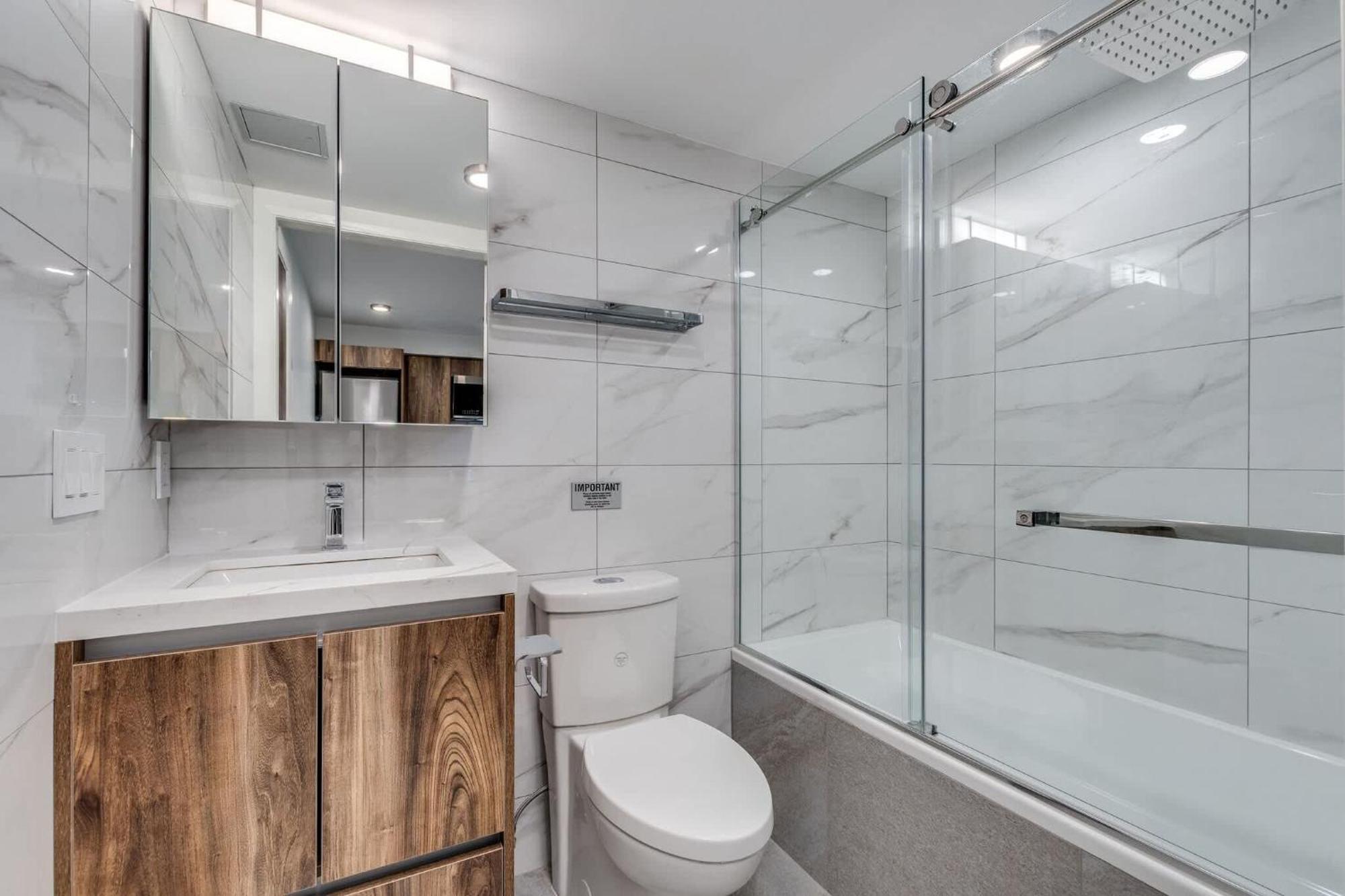 Apartment Downtown Luxury - Chic Spacious & Vancouver