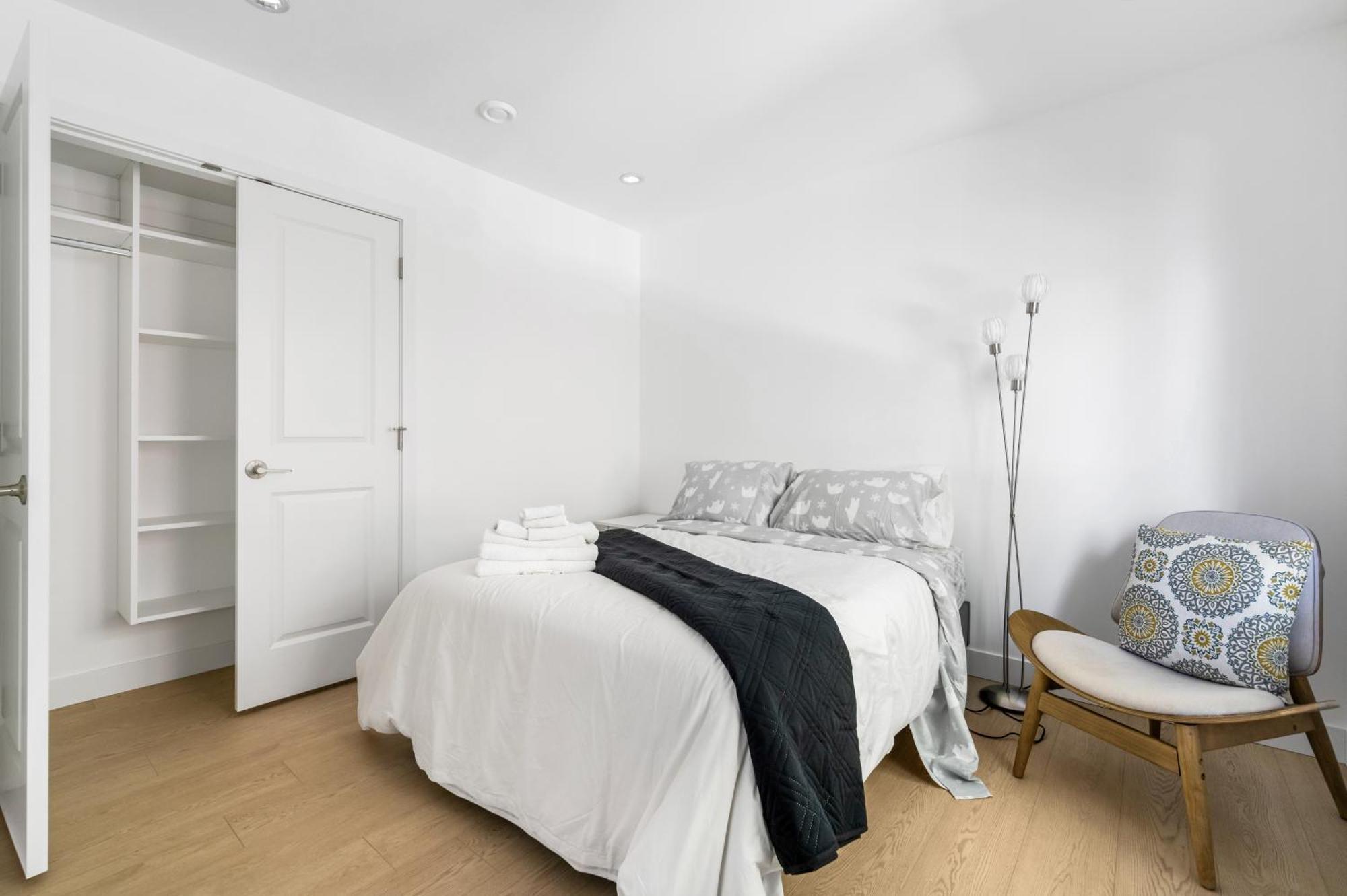 Holiday home Charming 2-bd Retreat In The Heart Of *