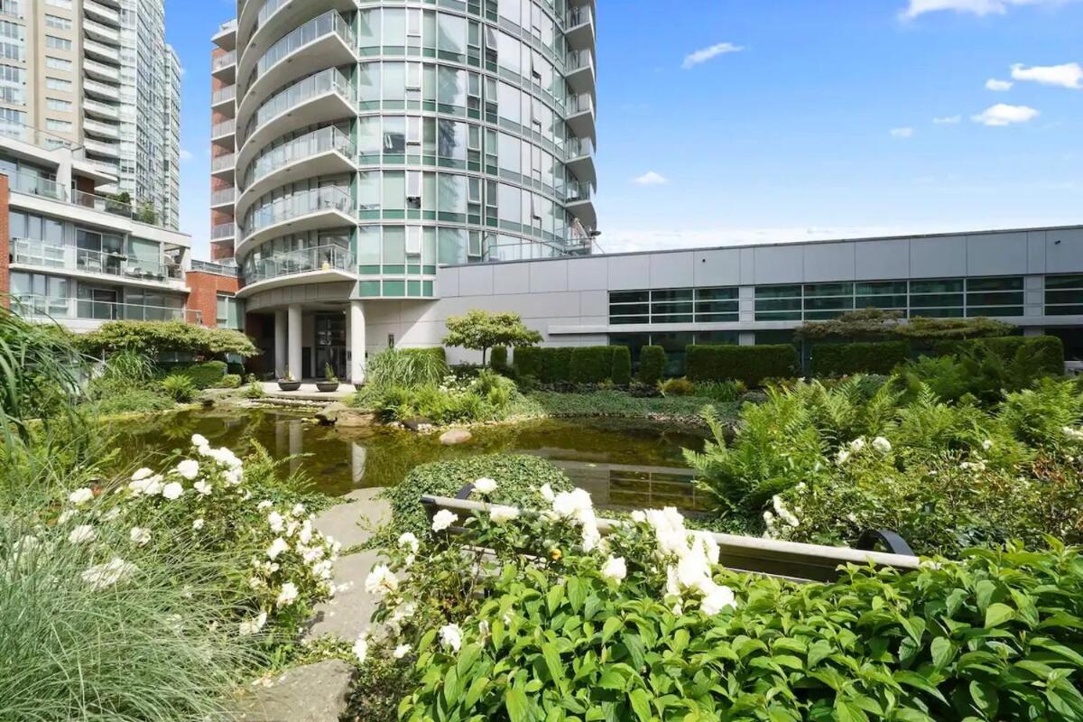 3 Bed Sub Penthouse Ocean And Mountain View *