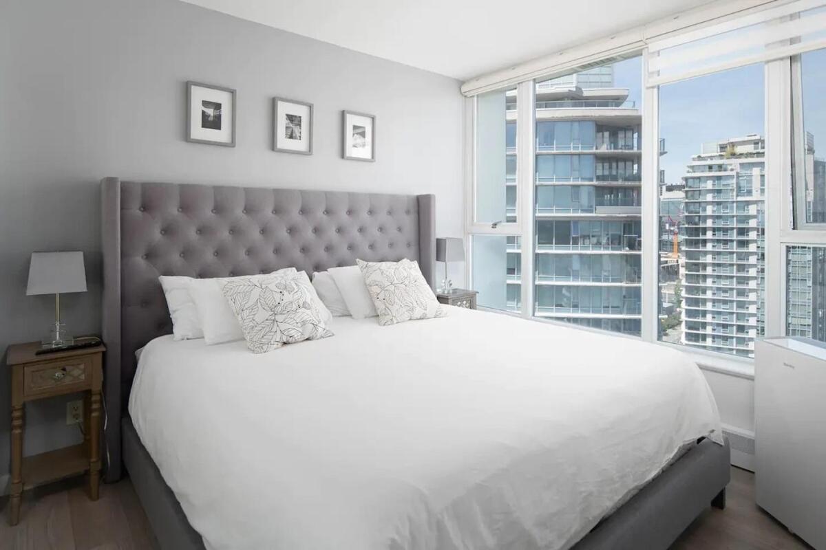 Apartment 3 Bed Sub Penthouse Ocean And Mountain View