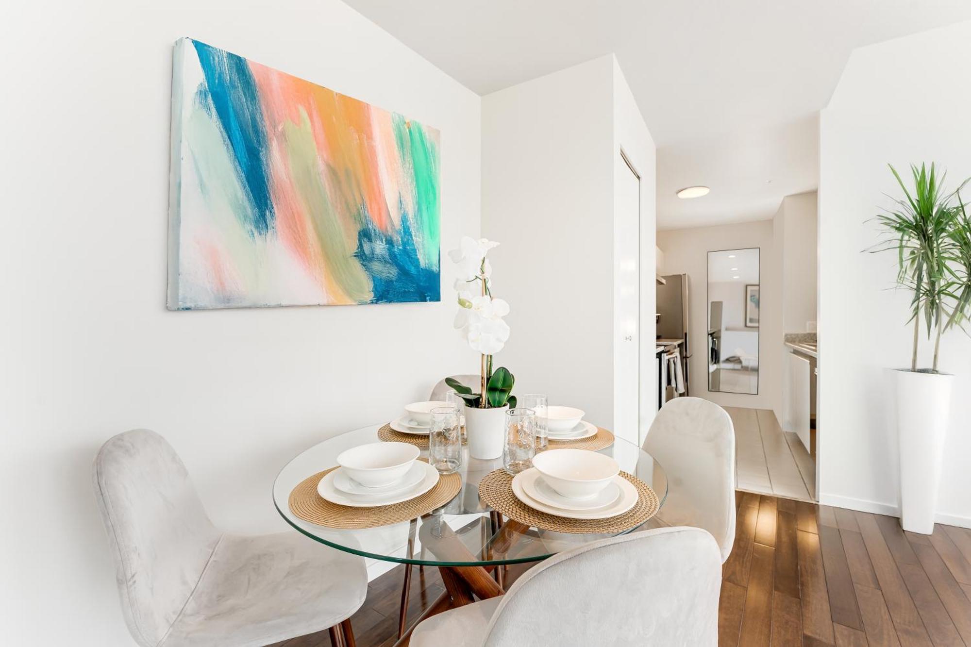 High Rise 2br With Panoramic Views