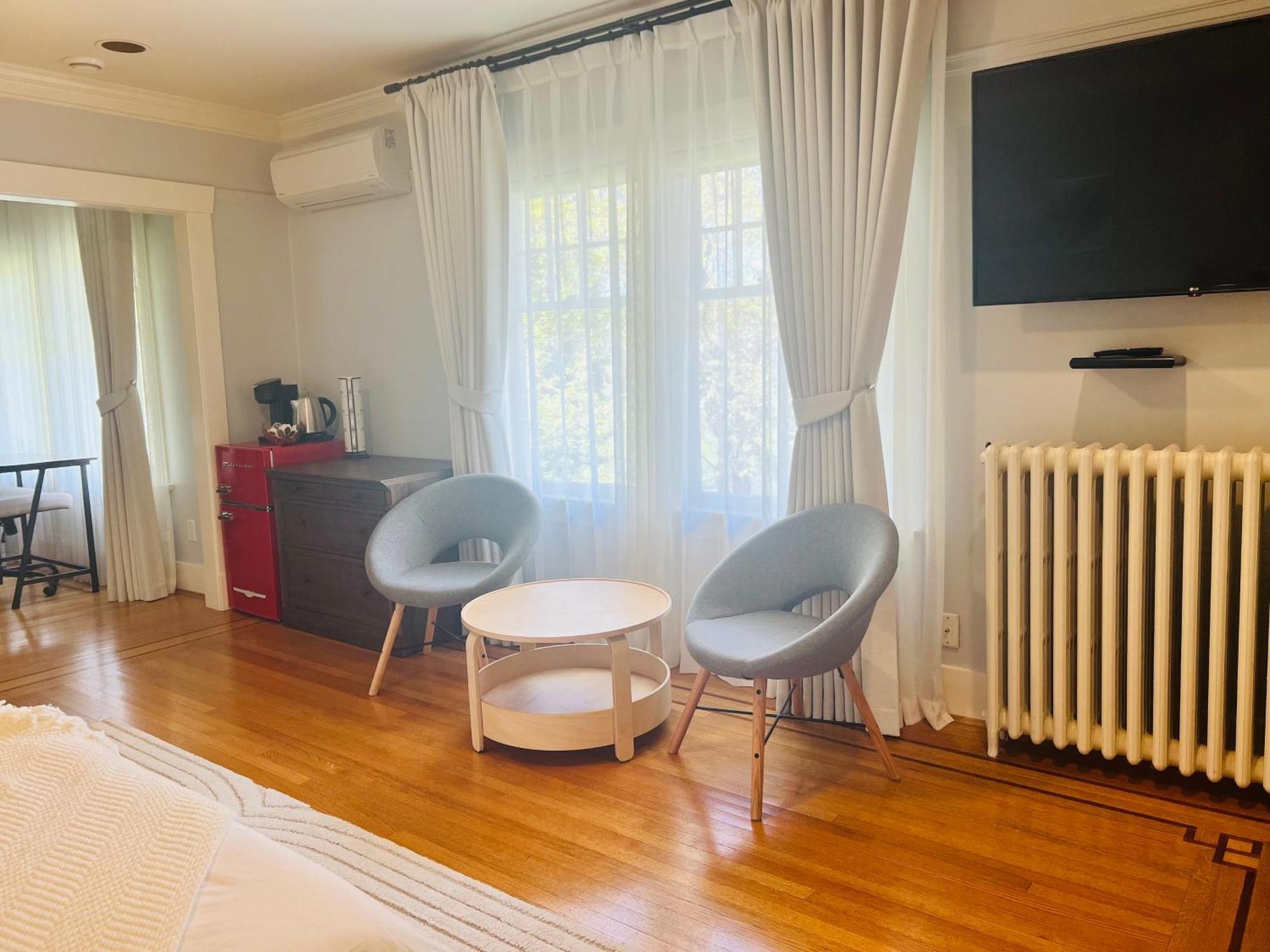 West King Edward Luxury Guest Homestay