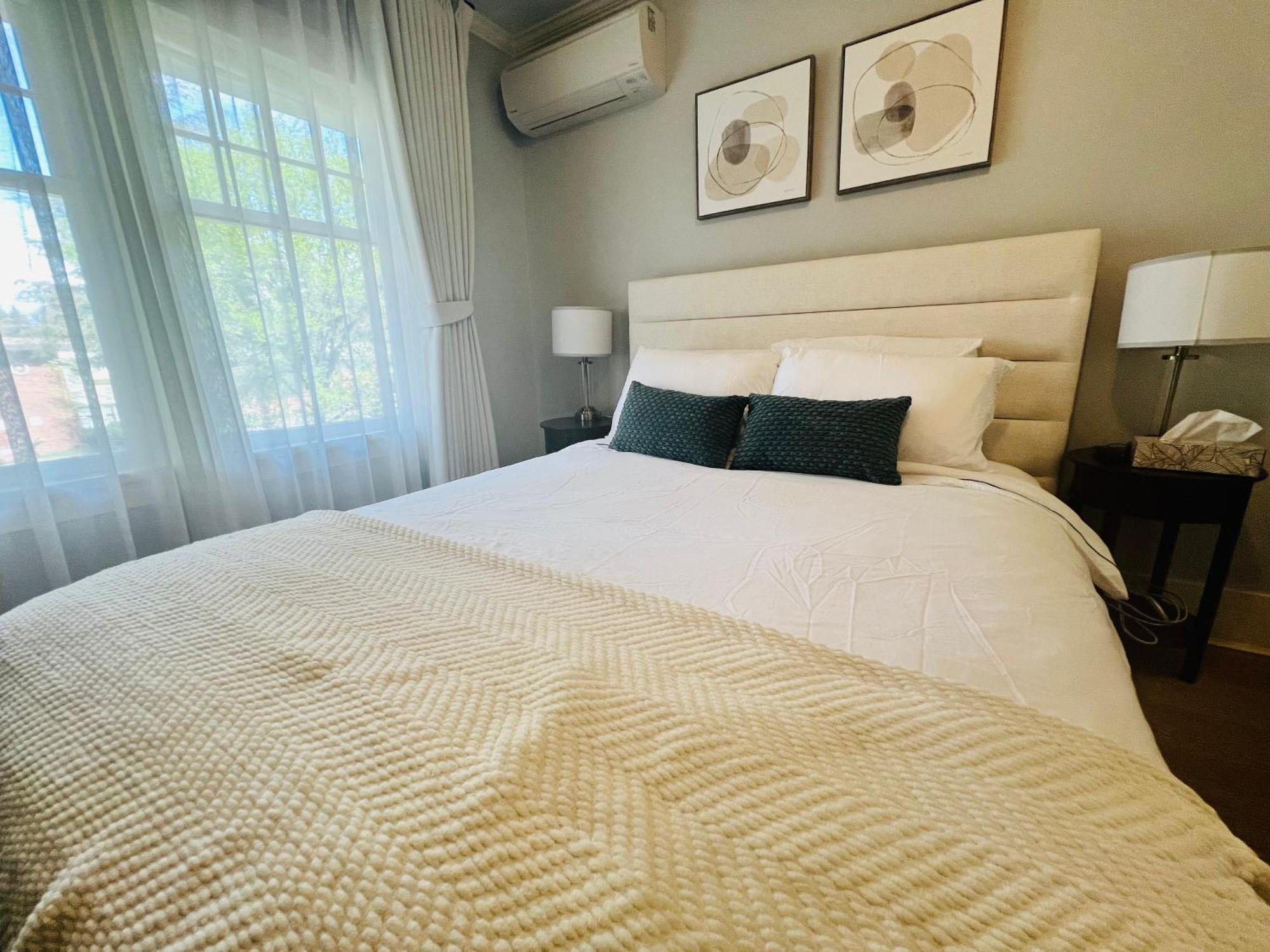 West King Edward Luxury Guest *