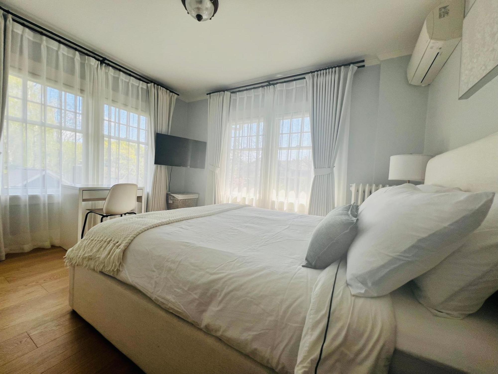 West King Edward Luxury Guest *