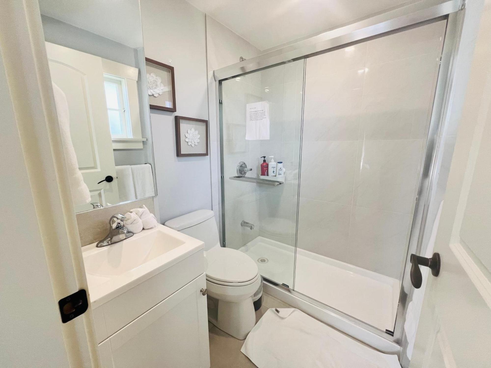 West King Edward Luxury Guest