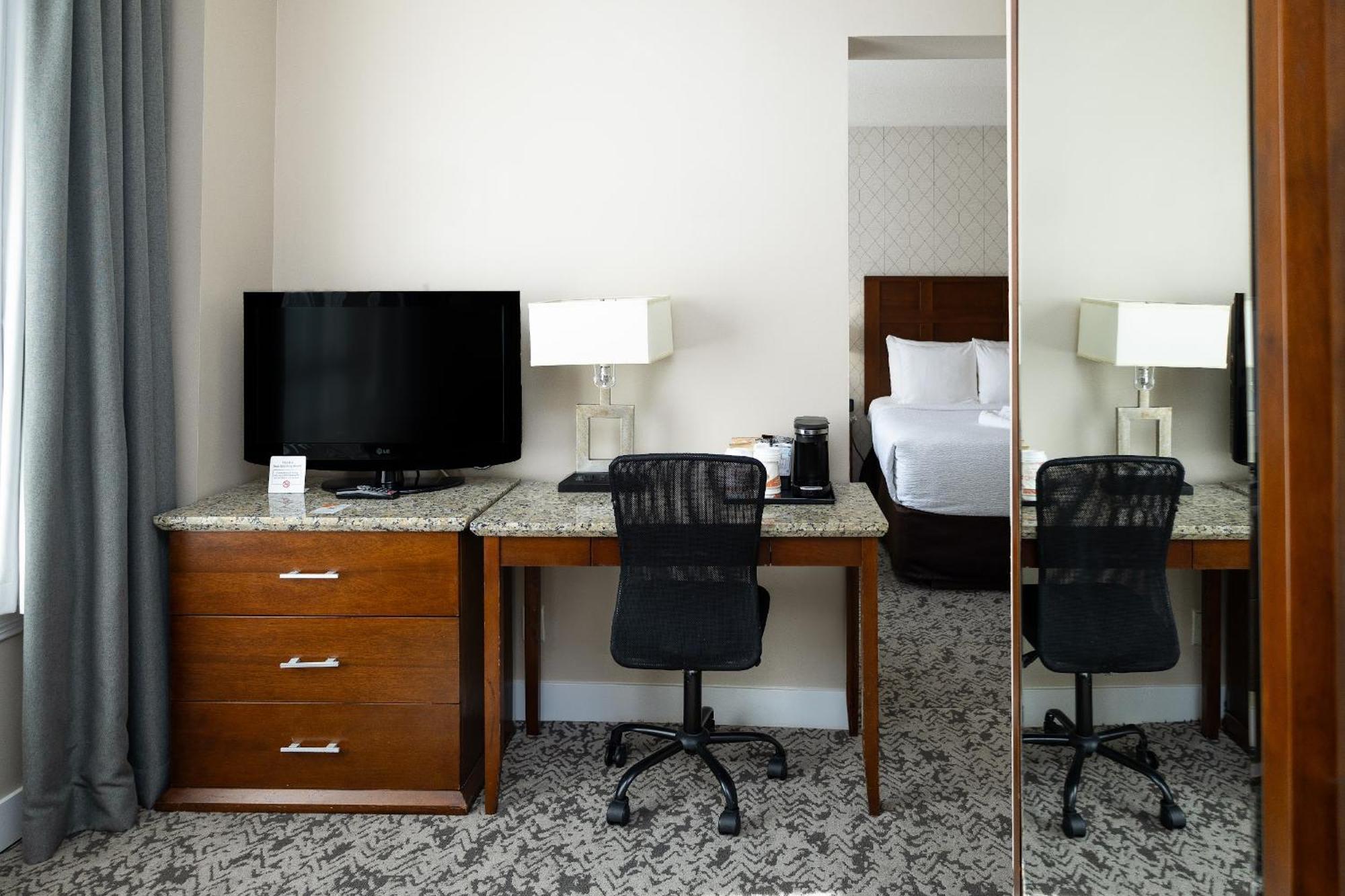 Quality & (adults Only) 3* Vancouver