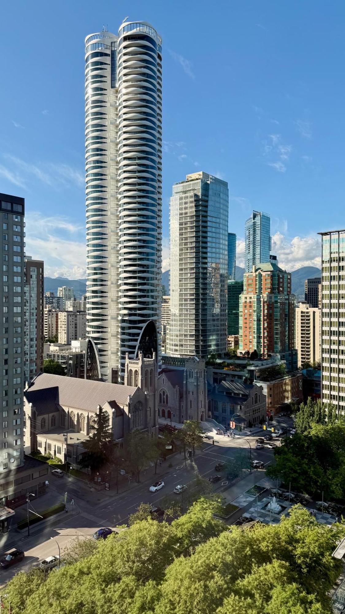 Stunning Skyline Views In A Cozy And Stylish Abode Apartment Vancouver