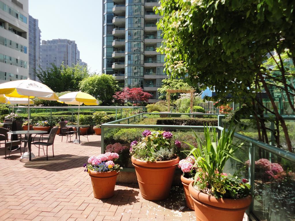 Rosedale On Robson Hotel Vancouver