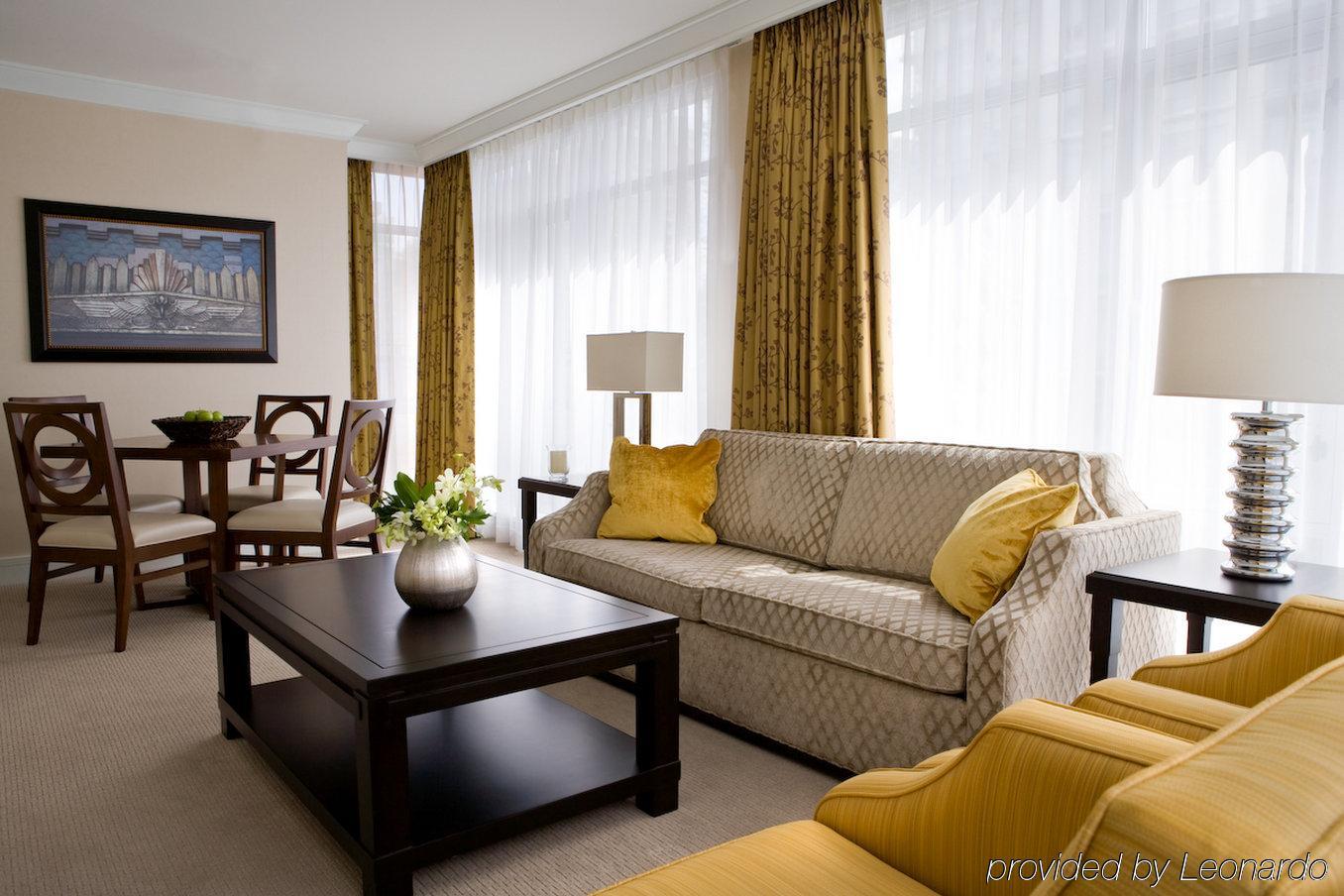 Hotel L'hermitage Vancouver