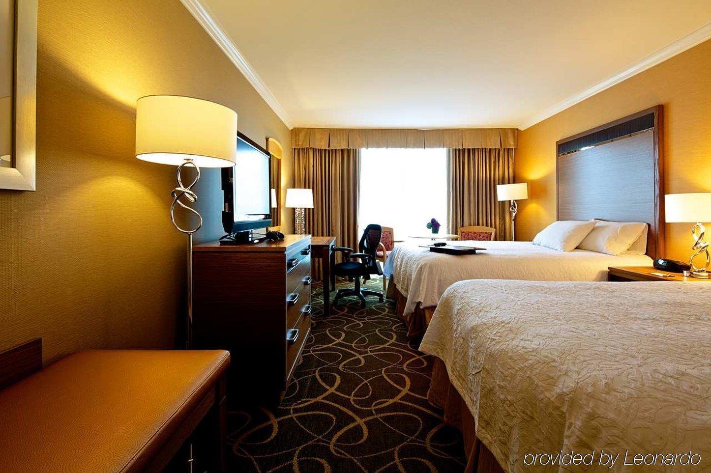 Hampton & Suites, By Hilton - Downtown Hotel 3*