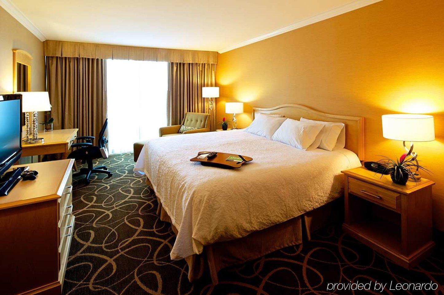 Hotel Hampton & Suites, By Hilton - Downtown Vancouver