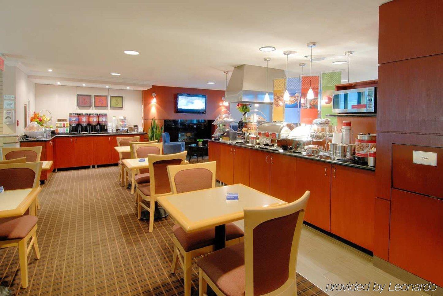 Hampton & Suites, By Hilton - Downtown 3*