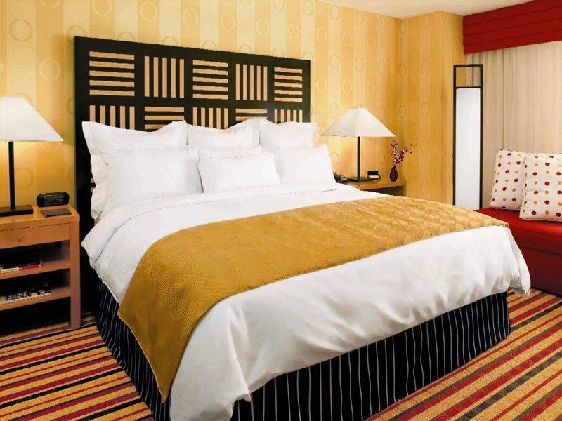 Hotel Pinnacle Harbourfront 4*