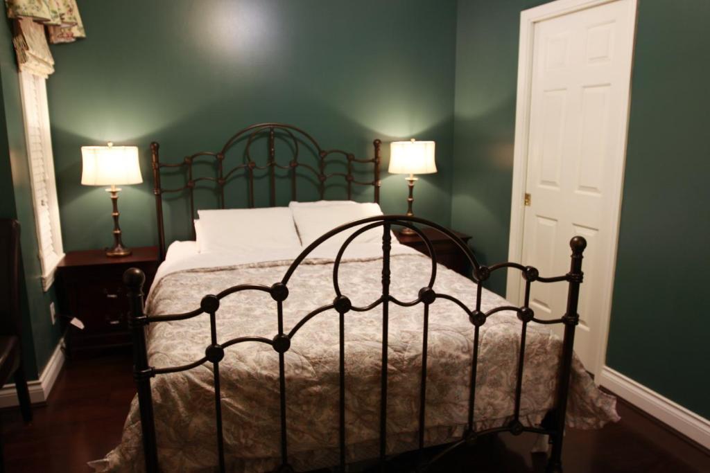 Camilla House 4* Vancouver