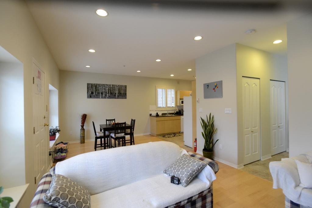 Guest house Marpole Vancouver