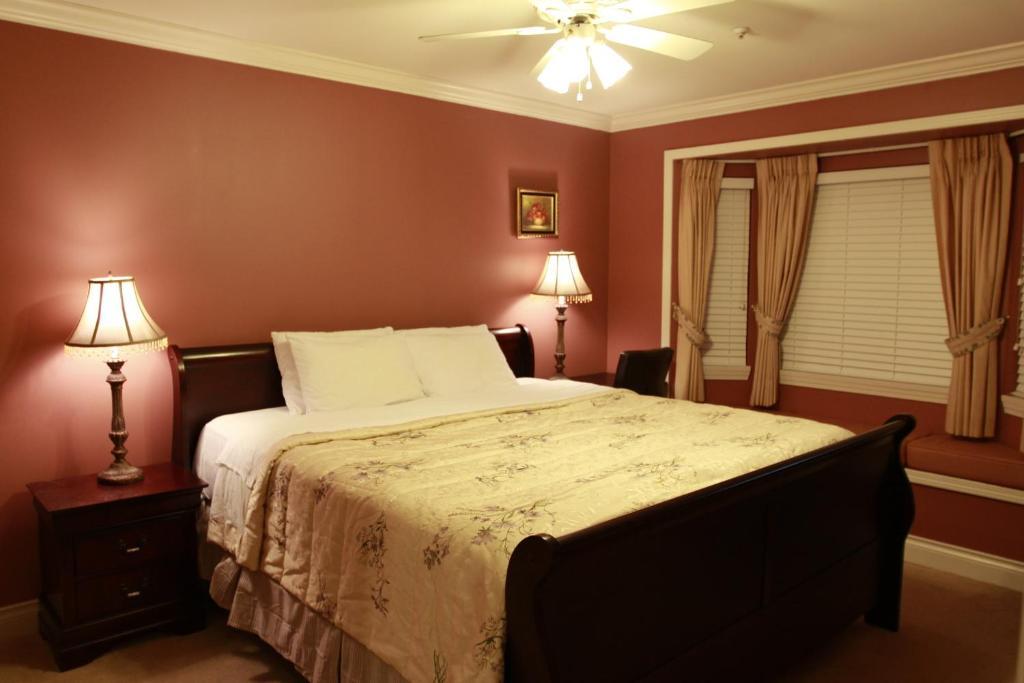 Camilla House 4* Vancouver
