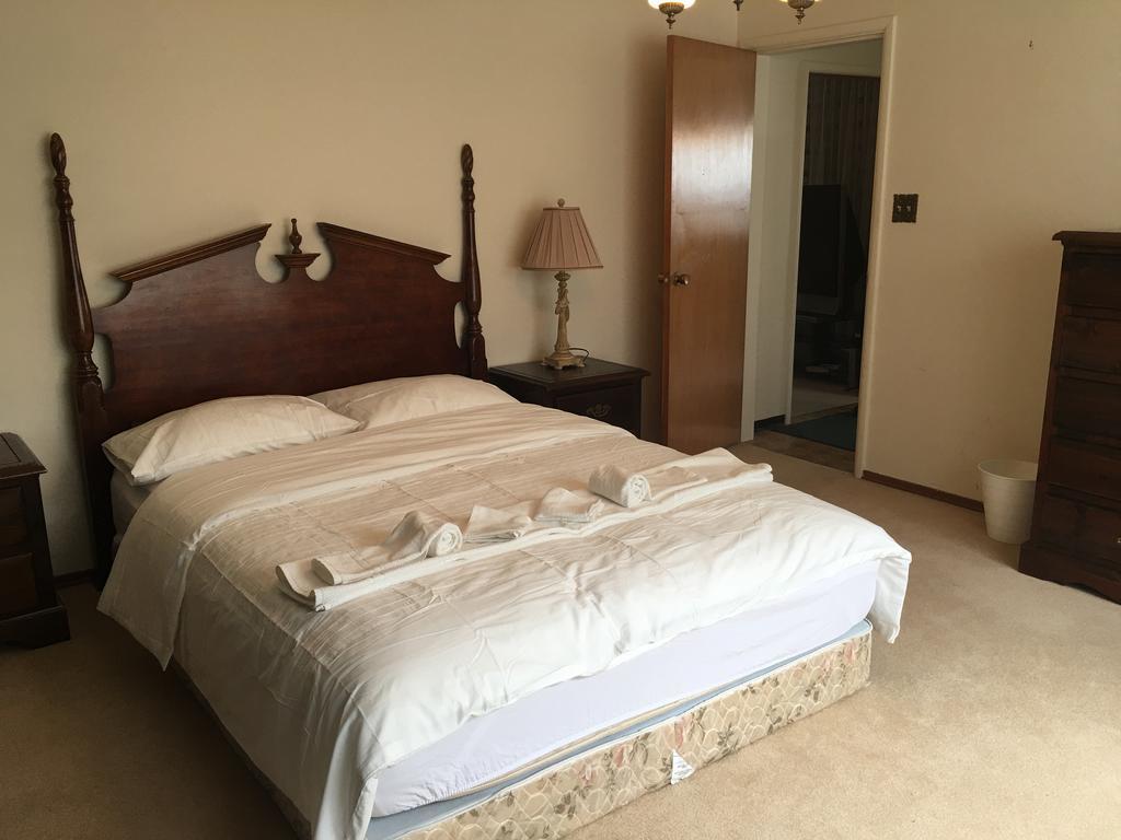 Guest house Churchill House *