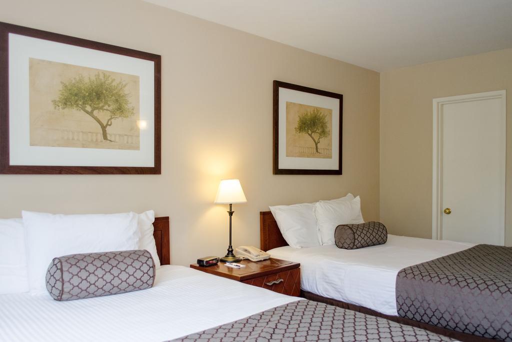 Travelodge By Wyndham Lions Gate