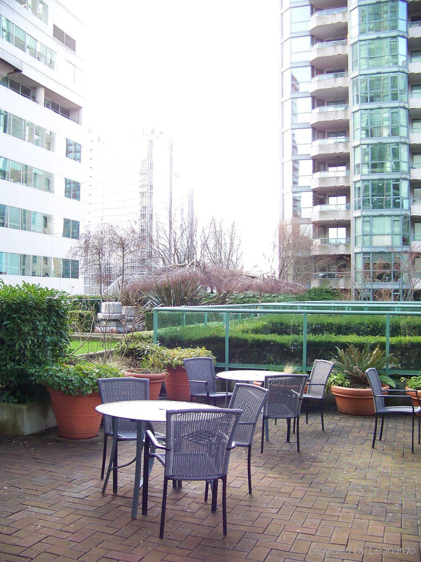 Rosedale On Robson Hotel Vancouver