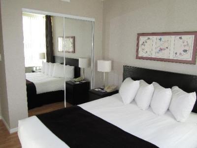 Carmana & 4* Vancouver