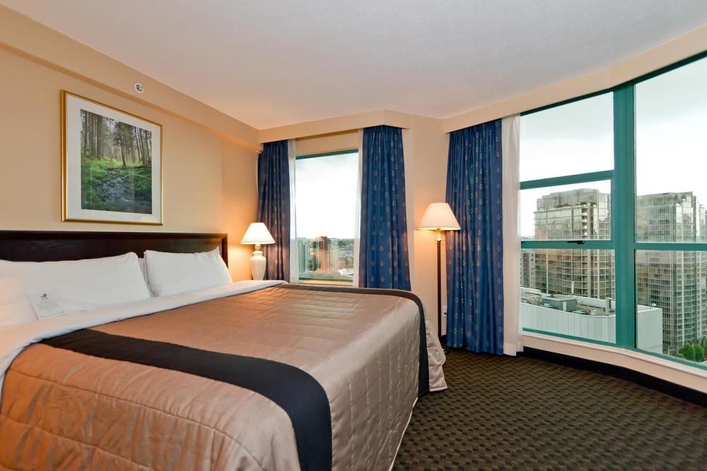 Rosedale On Robson 3*