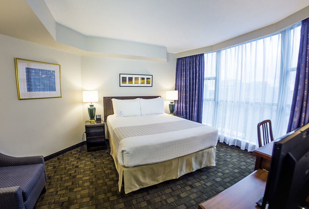 Rosedale On Robson Hotel 3*