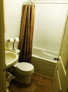 The Manor Guest house Vancouver
