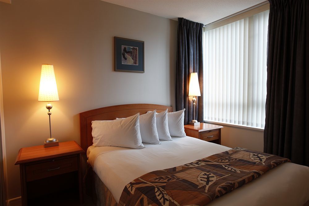 Carmana & 4* Vancouver