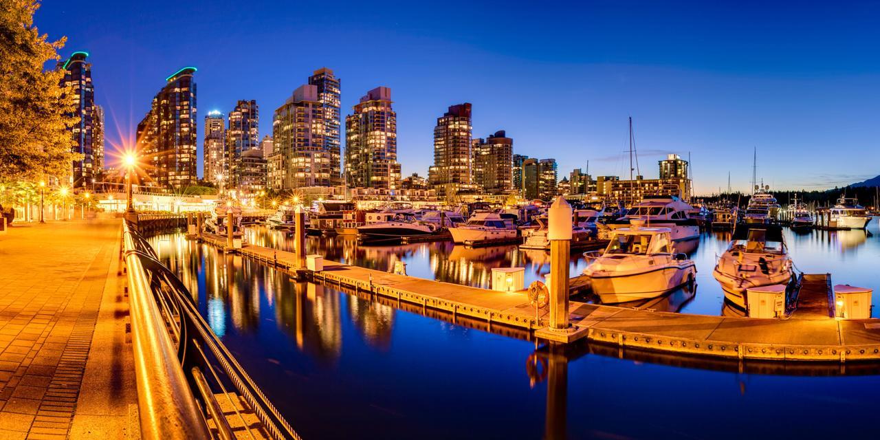 3br/3ba Downtown Luxury Townhouse Apartment Vancouver
