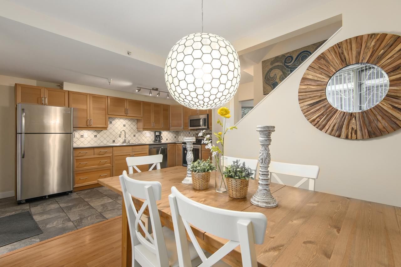 3br/3ba Downtown Luxury Townhouse *