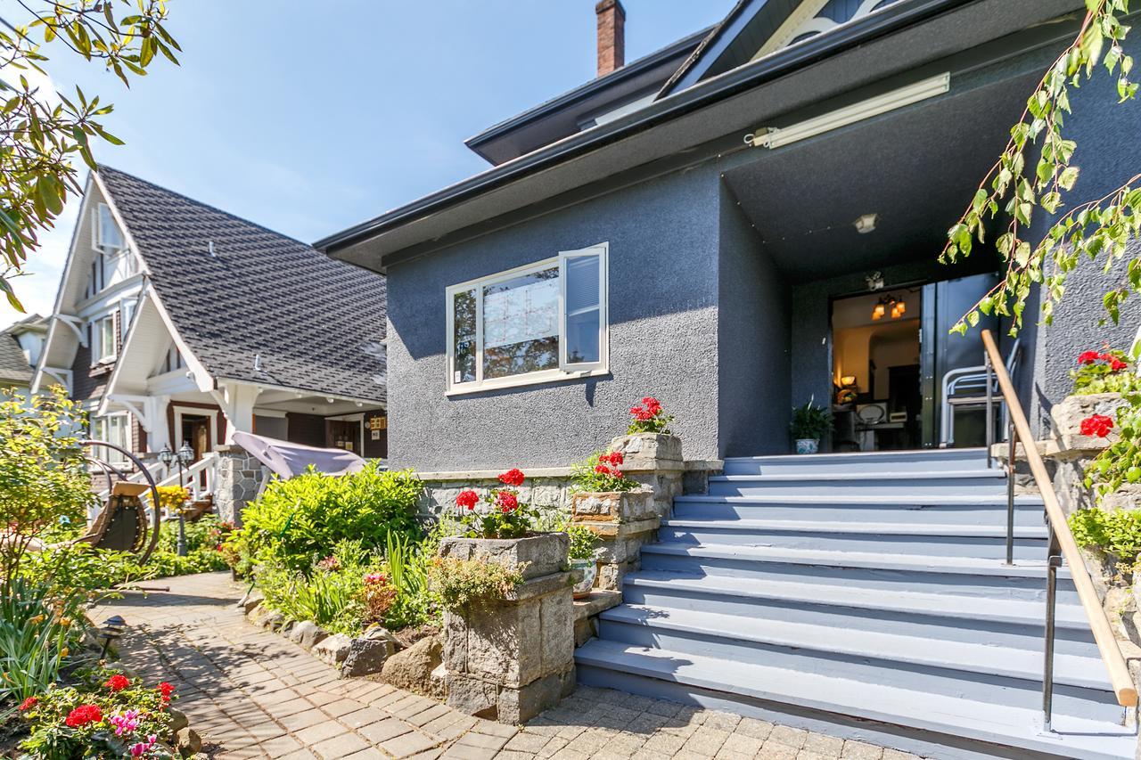 Guest house The Manor Vancouver
