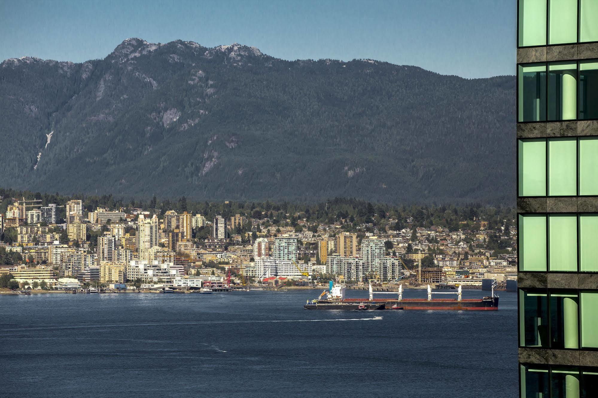 Pinnacle Harbourfront Vancouver