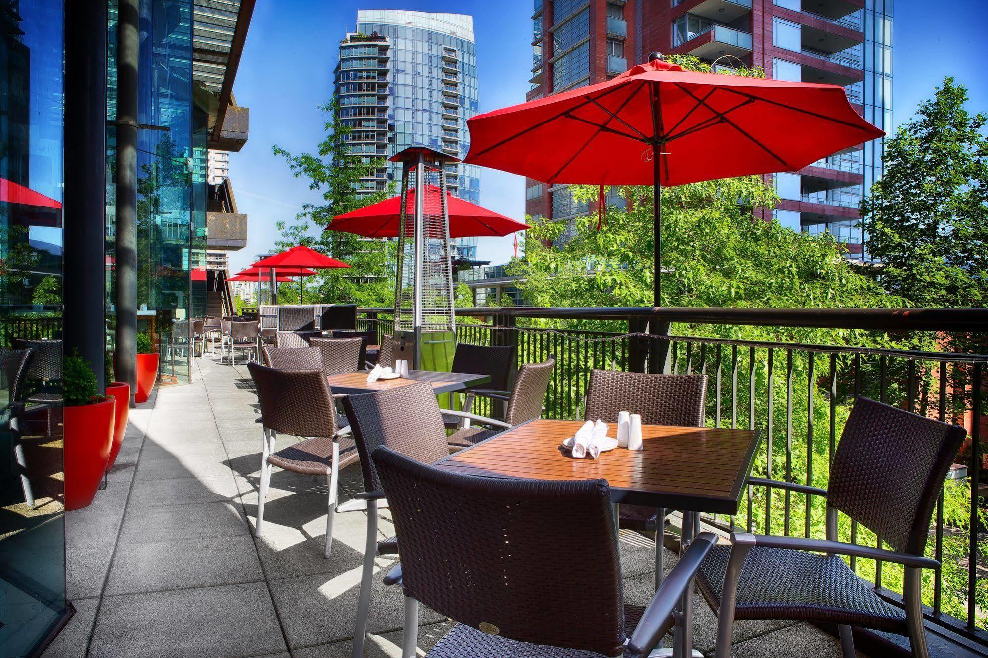 Pinnacle Harbourfront Hotel 4*