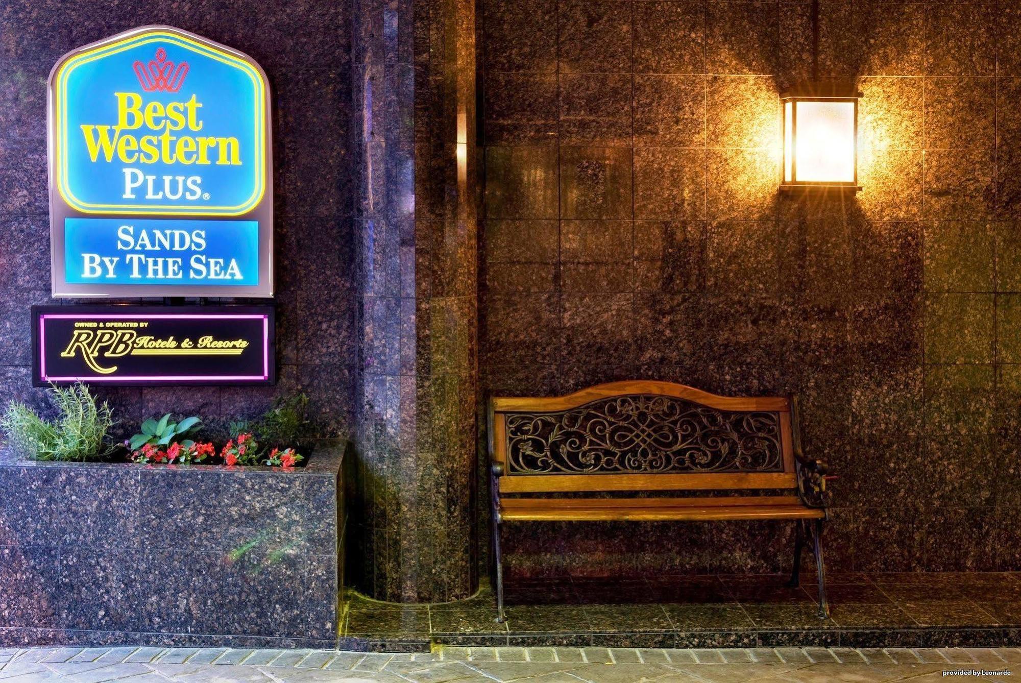 Western Sands Hotel