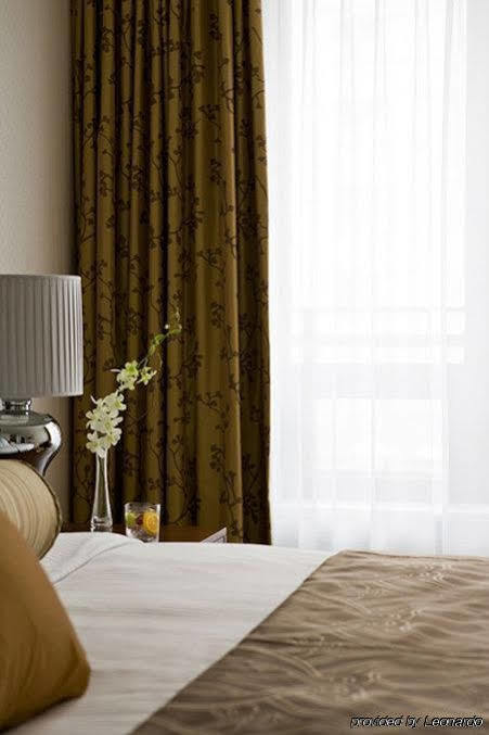Hotel L'hermitage Vancouver