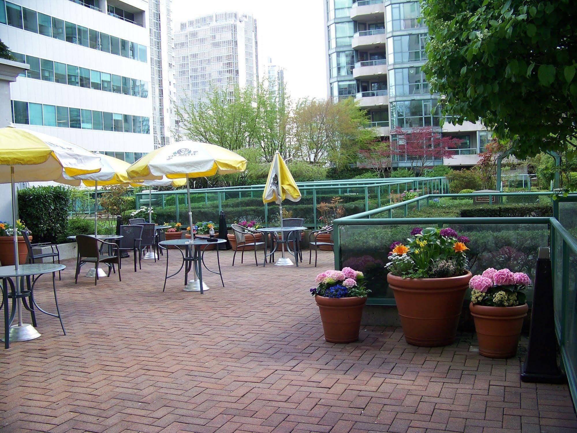 Rosedale Apartment *