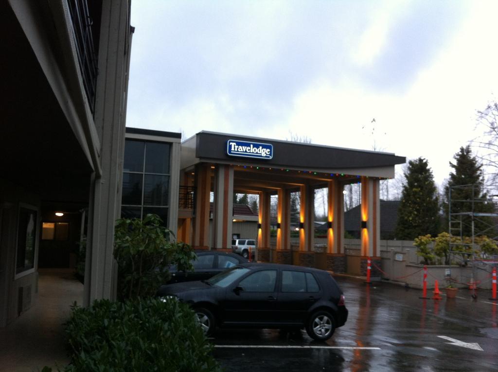 Travelodge By Wyndham Lions Gate Motel