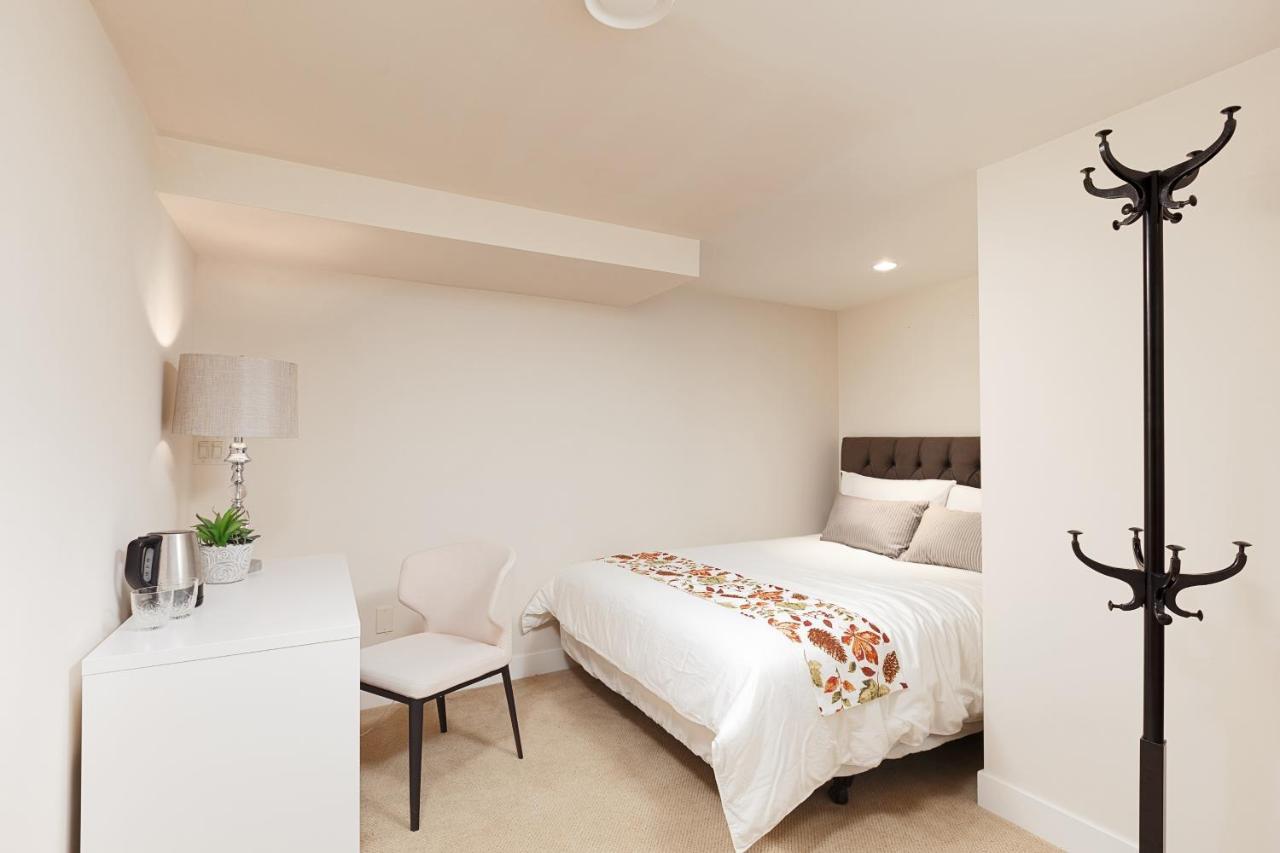 Cozy 3bdr Near Queen Elizabeth Park Holiday home *