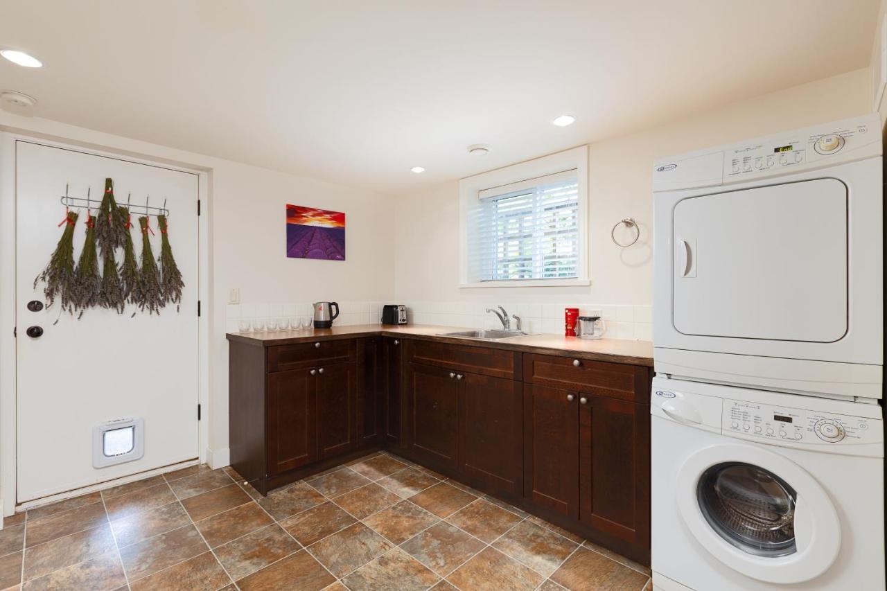 Holiday home Cozy 3bdr Near Queen Elizabeth Park