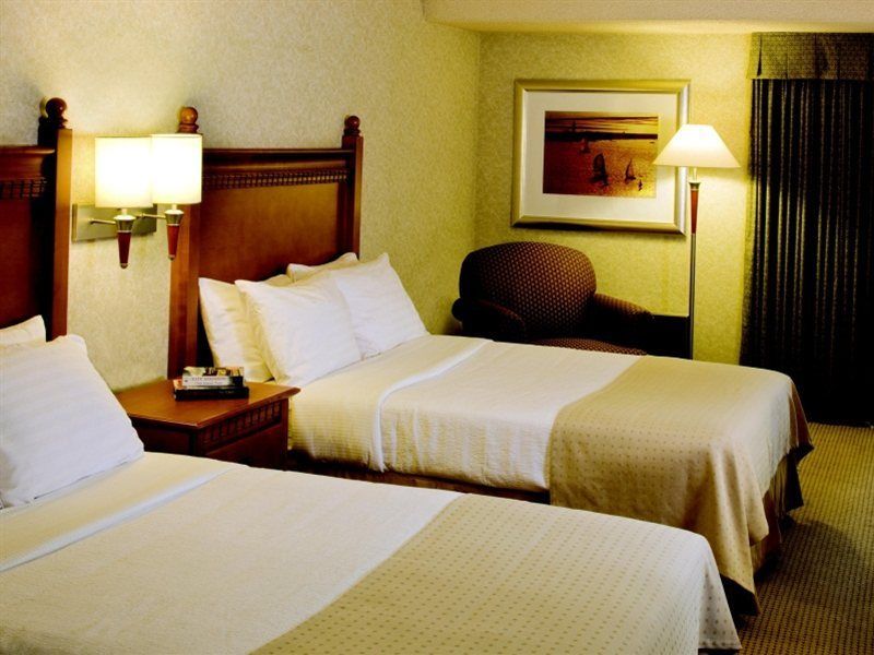 Hotel & Downtown By Ihg